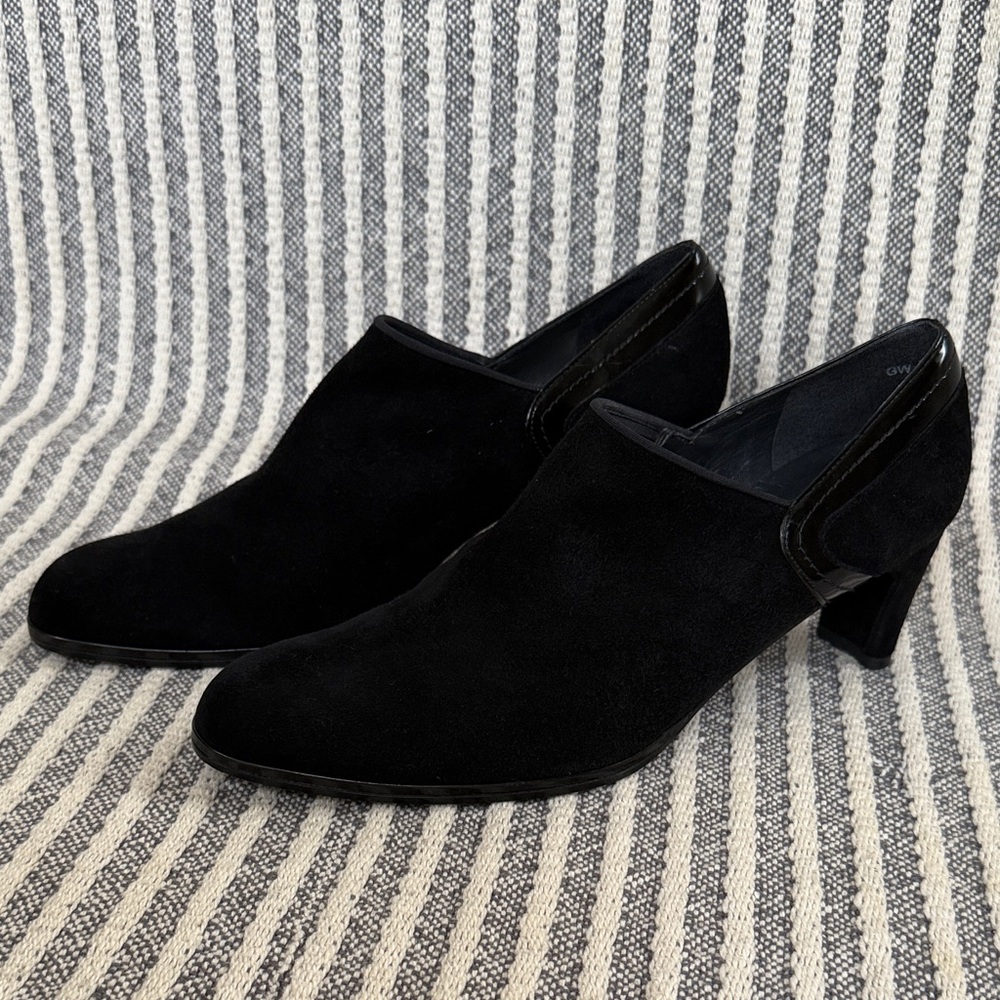 Stuart Weitzman Elegant Black Footwear